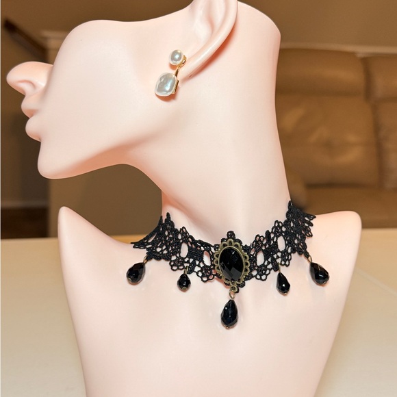 ⚜️ Vamp Black Lace Choker Necklace - Picture 10 of 12